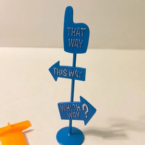 Vintage 1969 Mattel Upsy Downsy Flossy Glossy Doll Playset with Board Damaged - Picture 15 of 16